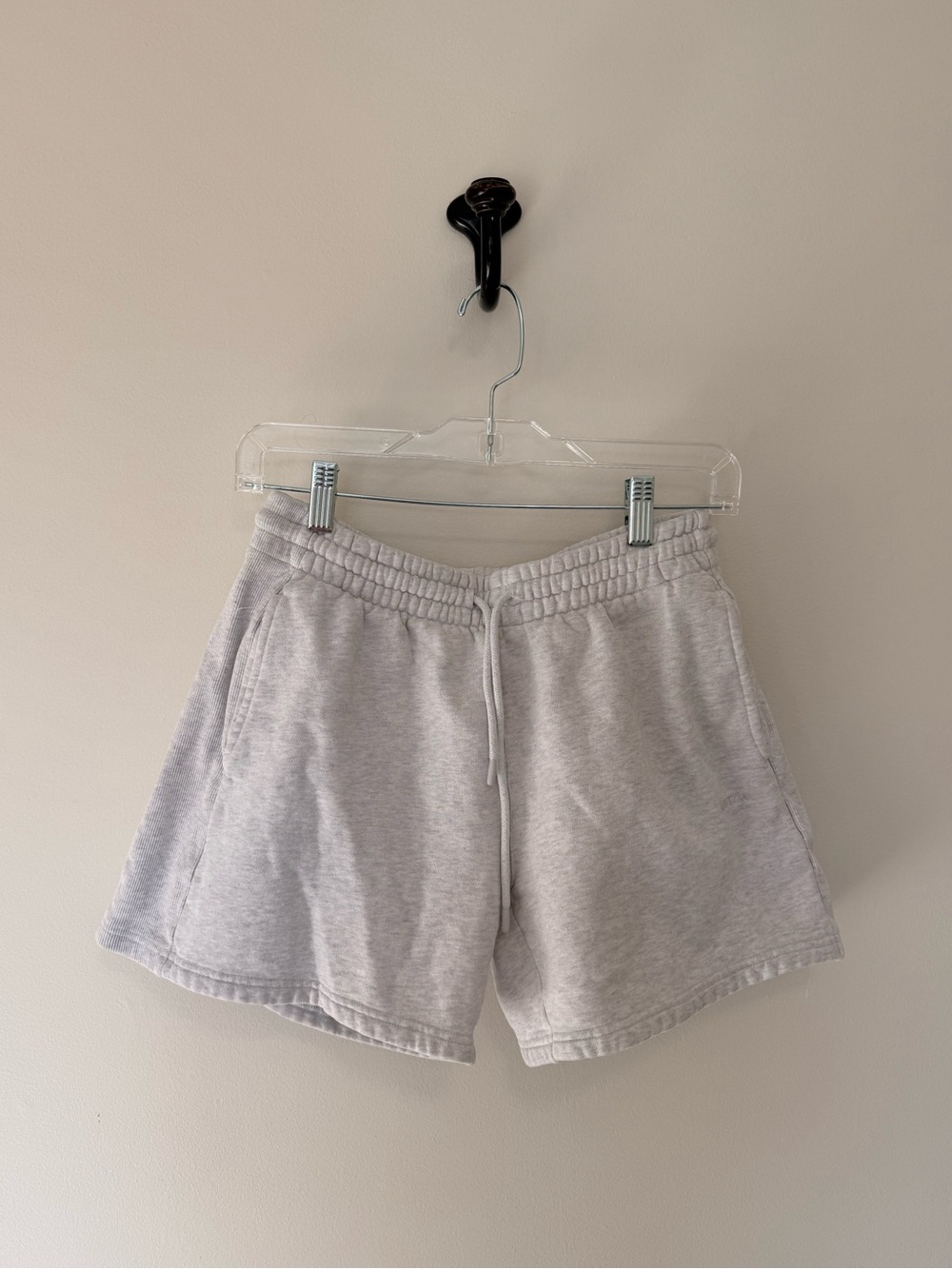 Aritzia Light Gray Athletic Drawstring Shorts — Size Small